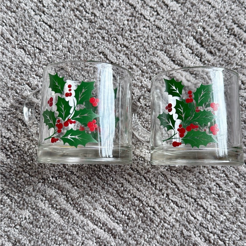 Set of 2 Vintage Christmas Holly Glass Mugs 8oz.
